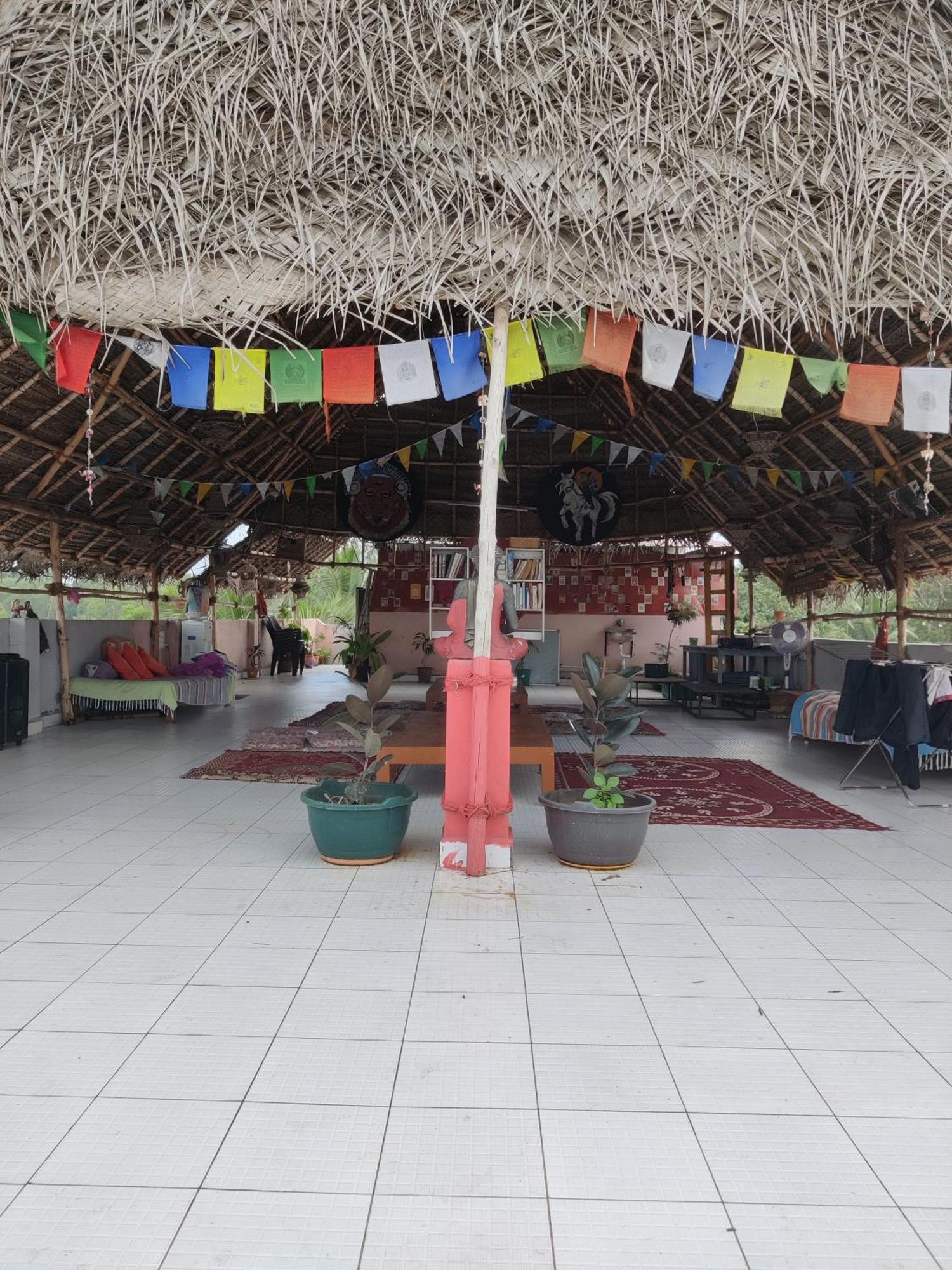 Woodpacker Hostel Auroville Pondicherry Bagian luar foto